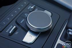 Système de contrôle de l'info divertissement de l'Audi A4 TFSI Quattro 2017