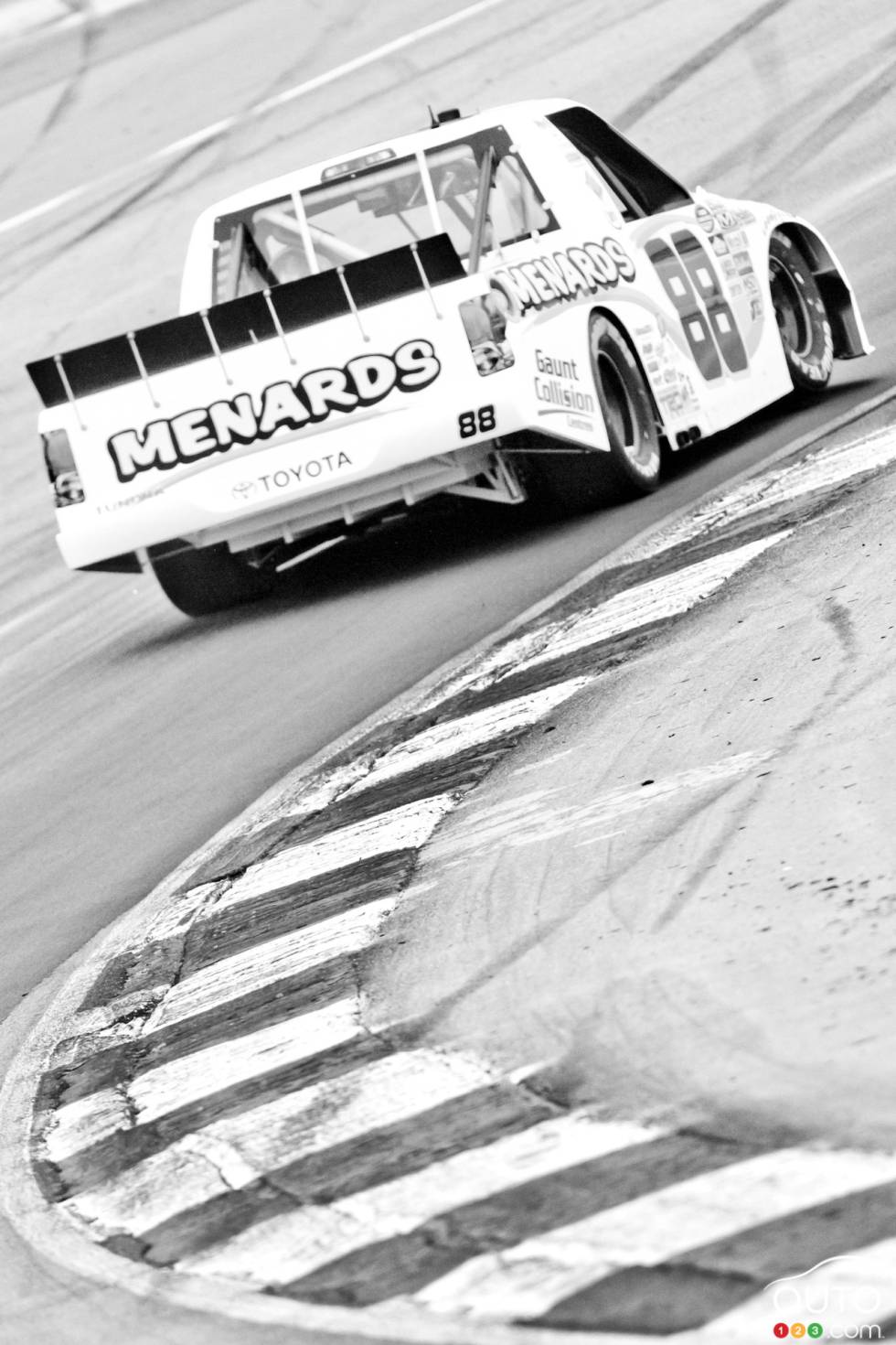 Matt Crafton, Toyota Ideal Door-Menards, en action durant la qualification