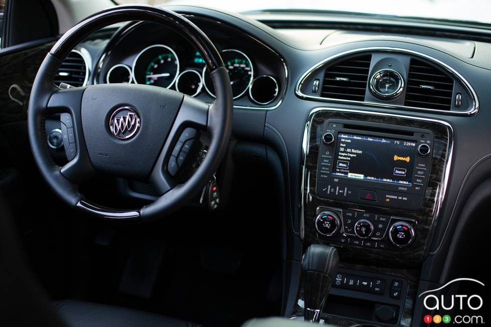 Steering wheel and centre stack