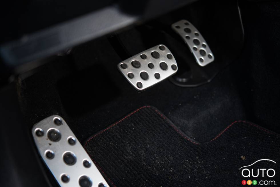 Pédale sport de la Subaru WRX Sport-Tech 2016