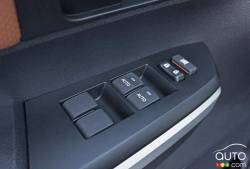 Détail intérieur du Toyota Tundra 4X4 CrewMax 1794 edition 2016