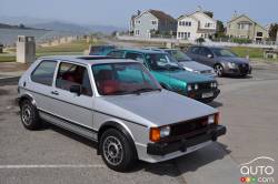 de gauche à droite; Volkswagen MK1 1984 GTI, MK2 1991 GTI, MK3 1997 GTI VR6, MK5 2007 GTI