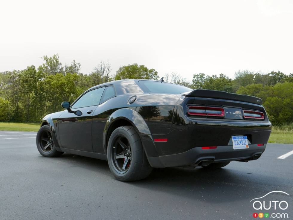 Dodge Challenger SRT Demon 2018, noire, vue 3/4 arrière