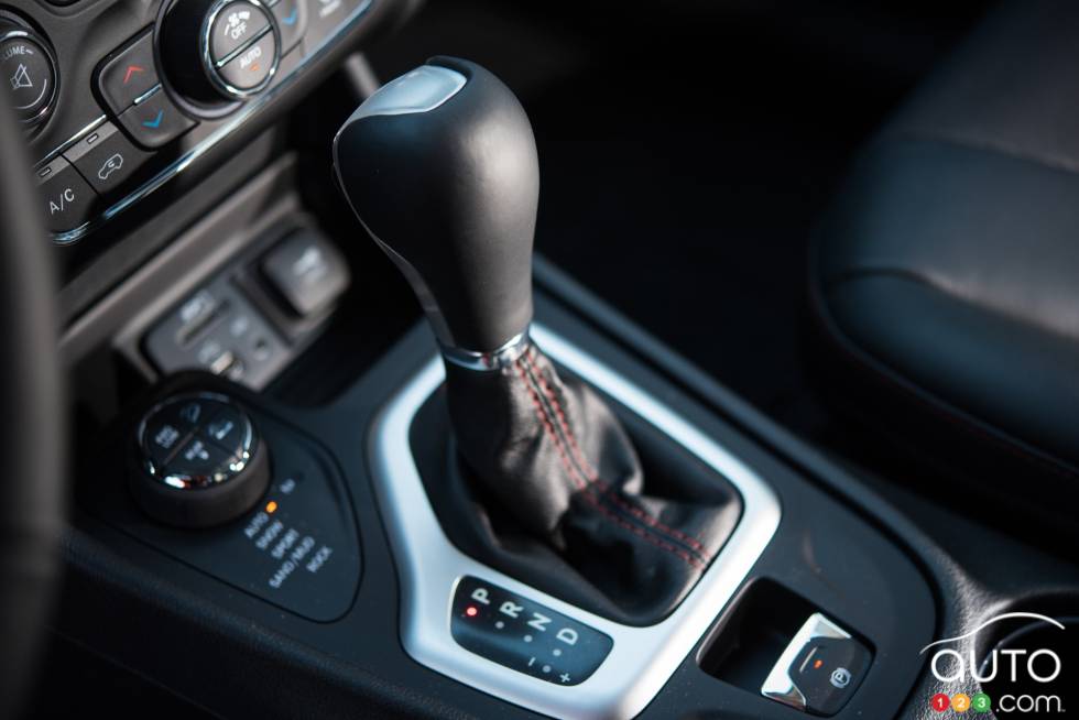 2016 Jeep Cherokee Trailhawk shift knob