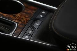 détails de la console centrale