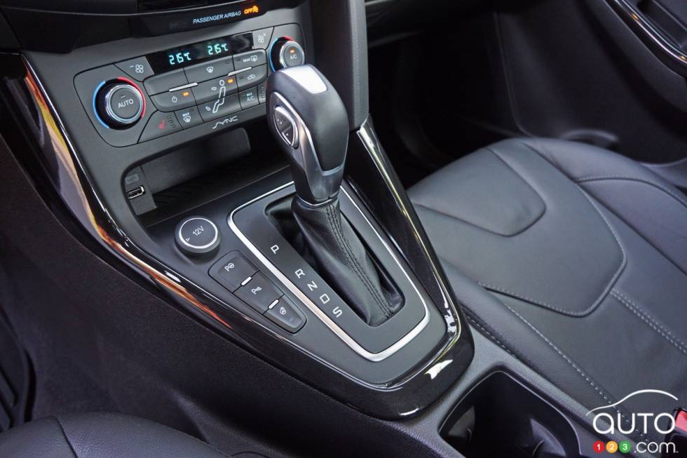 2016 Ford Focus Titanium shift knob