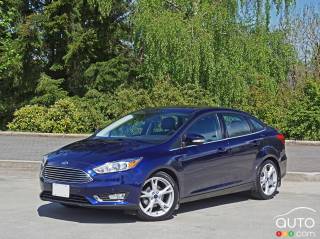 2016 Ford Focus Titanium Sedan Road Test | Car Reviews | Auto123