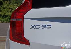 Écusson du modèle du Volvo XC90 T6 R design 2016