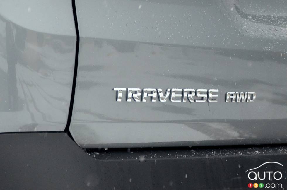 2020 Chevrolet Traverse RS, side logo