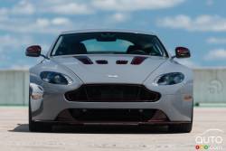 Vue de face Aston Martin V12 Vantage S 2015