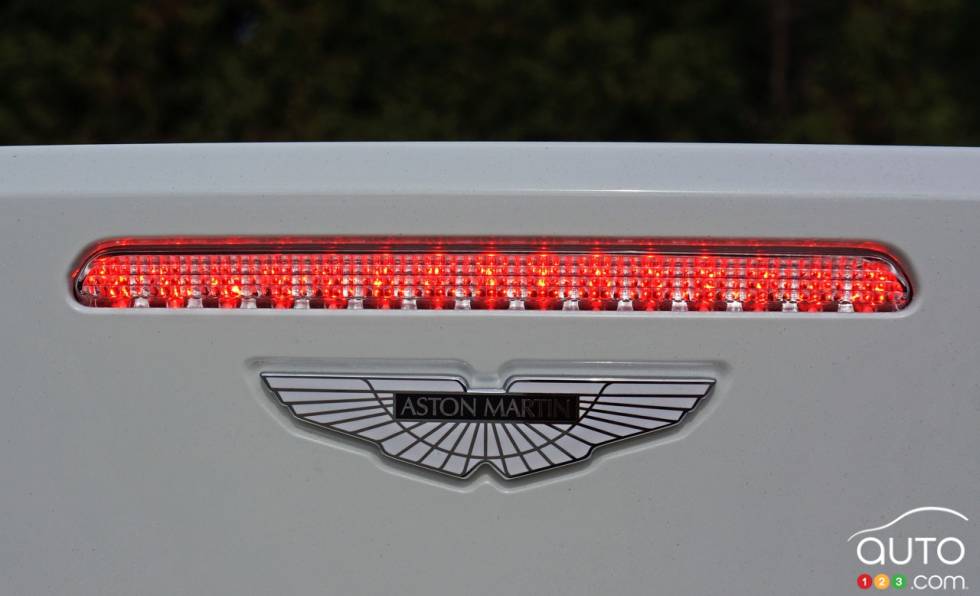 Écusson du manufacturier de l'Aston Martin DB9 GT Volante 2016