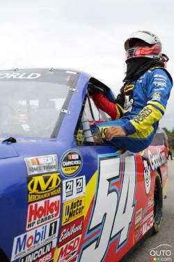 Darrell Wallace Jr, Toyota Camping World / Good Sam climbs in his truck before qualifying