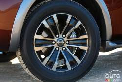 2017 Nissan Armada wheel