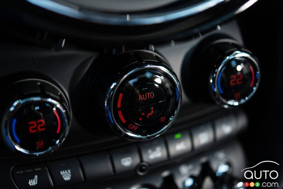 Contrôle du système de climatisation de la MINI John Cooper Works 2015