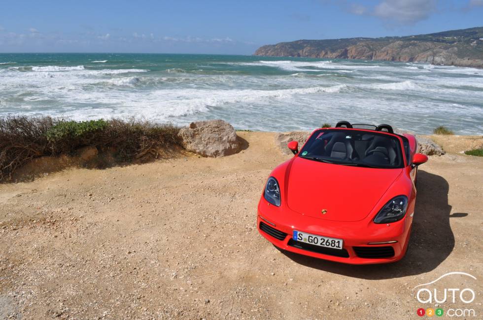 2017 Porsche 718 Boxster S front 3/4 view