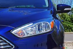 2016 Ford Focus Titanium headlight