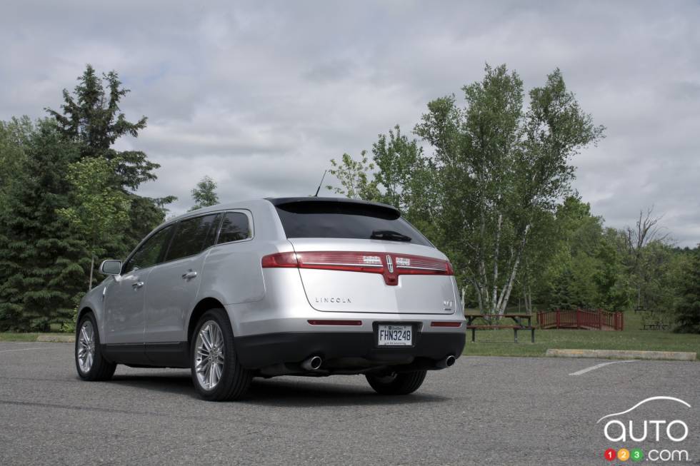 Rear 3/4 view