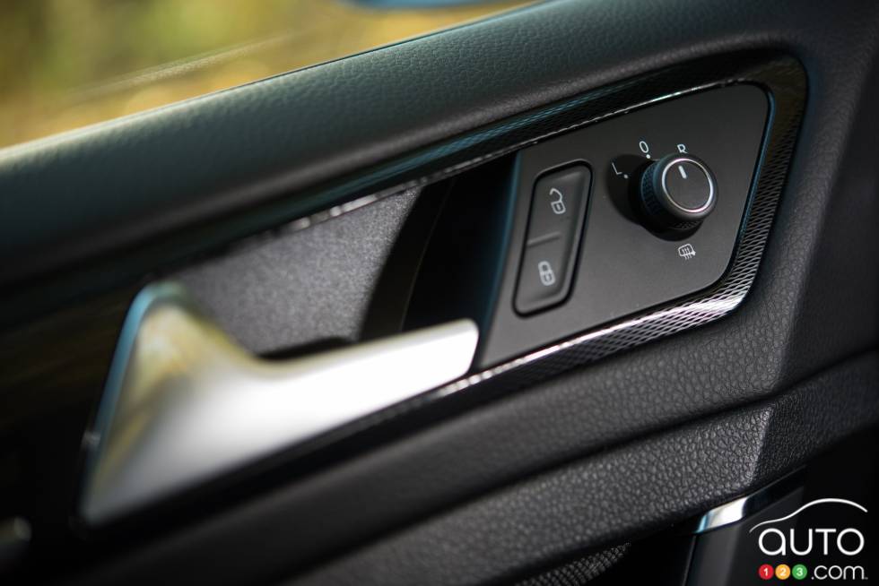 2016 Volkswagen Golf GTI interior details