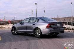 We drive the 2020 Volvo S60 T8