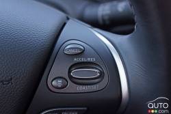 2016 Infiniti Q70L steering wheel mounted cruise controls