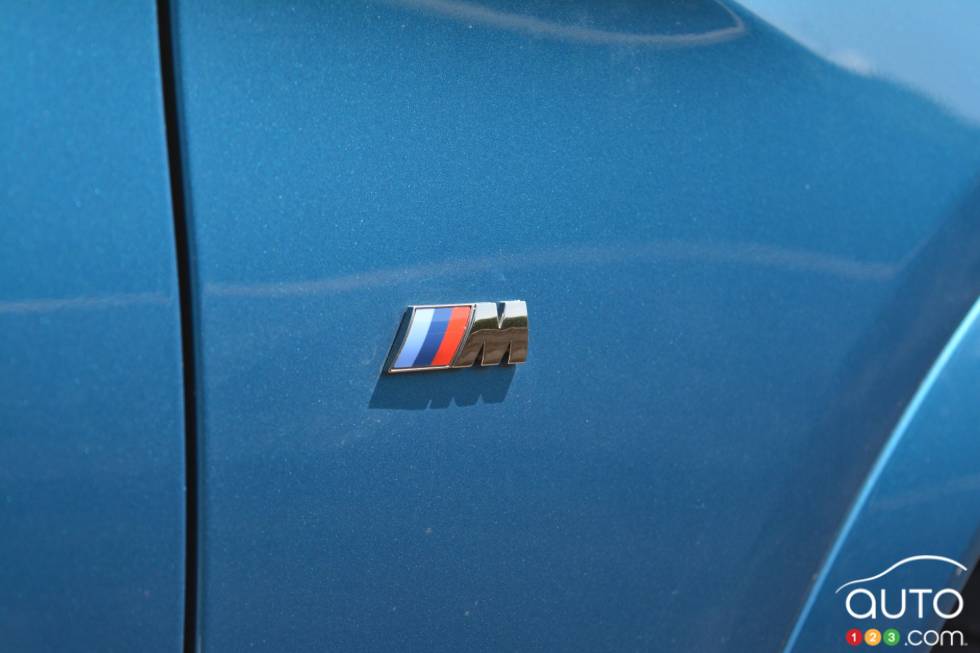 Écusson de la version BMW X4 M4.0i 2016