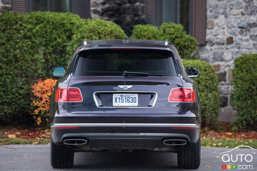 Vue arrière de la Bentley Bentayga 2017