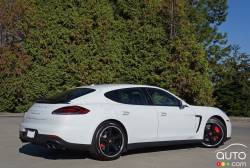 2016 Porsche Panamera GTS rear 3/4 view