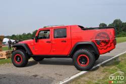 Vue de côté Concept Jeep Wrangler Red Rock Responder