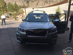 Front view of the 2019 Subaru Forester Premier