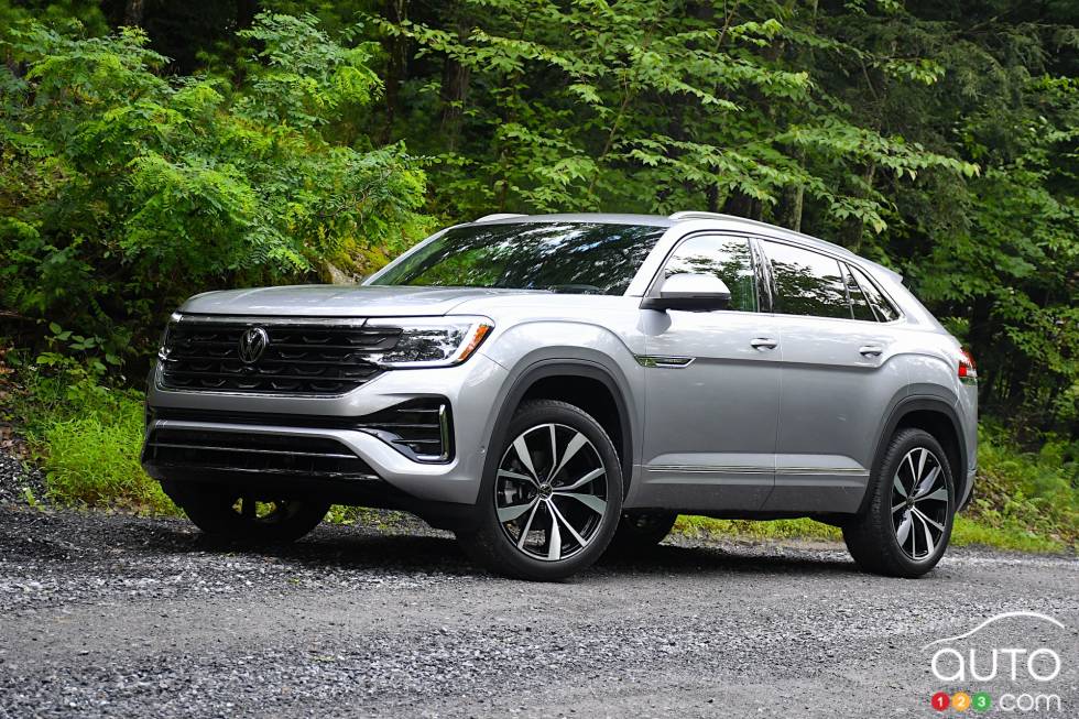 We drive the 2024 Volkswagen Atlas Cross Sport