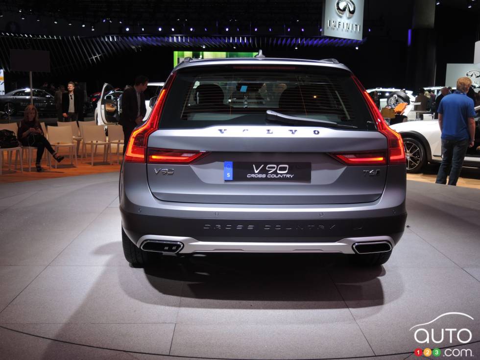 Volvo S90 2017 vue arrière