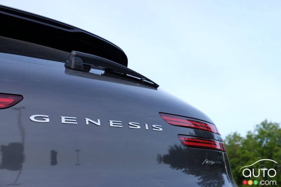 We drive the 2022 Genesis GV70