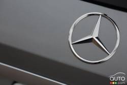 Écusson de l'étoile à 3 pointes de Mercedes-Benz