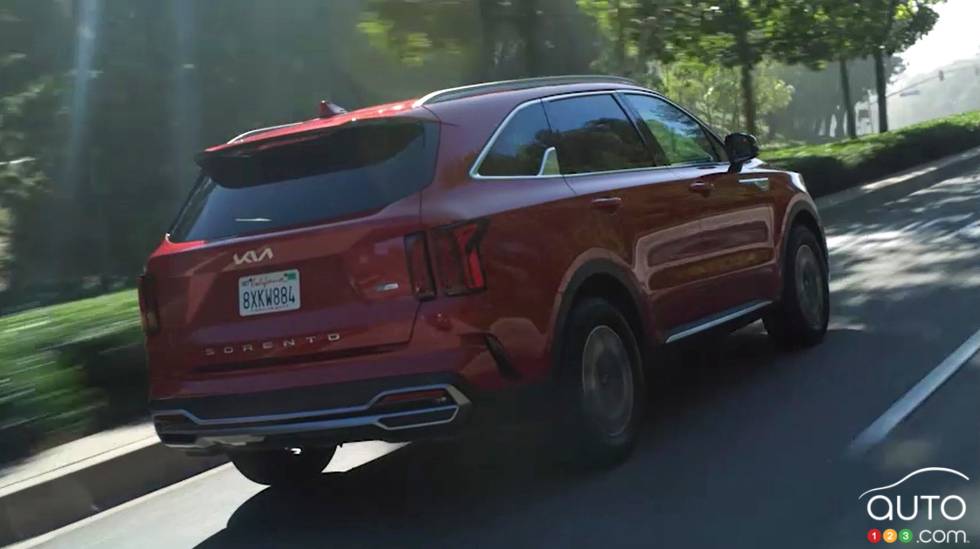 Introducing the 2023 Kia Sorento HEV