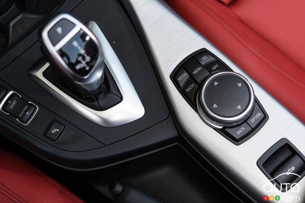 2015 BMW 228i xDrive Cabriolet infotainement controls