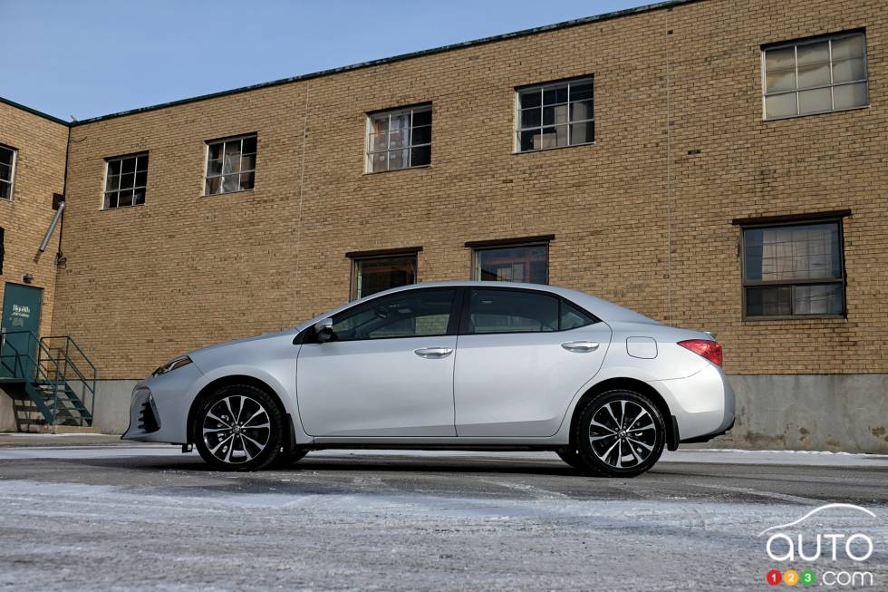 We test drive the new 2019 Toyota Corolla 