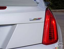 2016 Cadillac ATS V Coupe trim badge