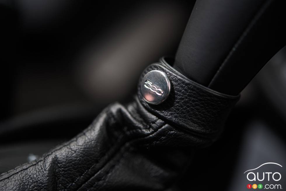 Détail intérieur de la Fiat 500x 2016