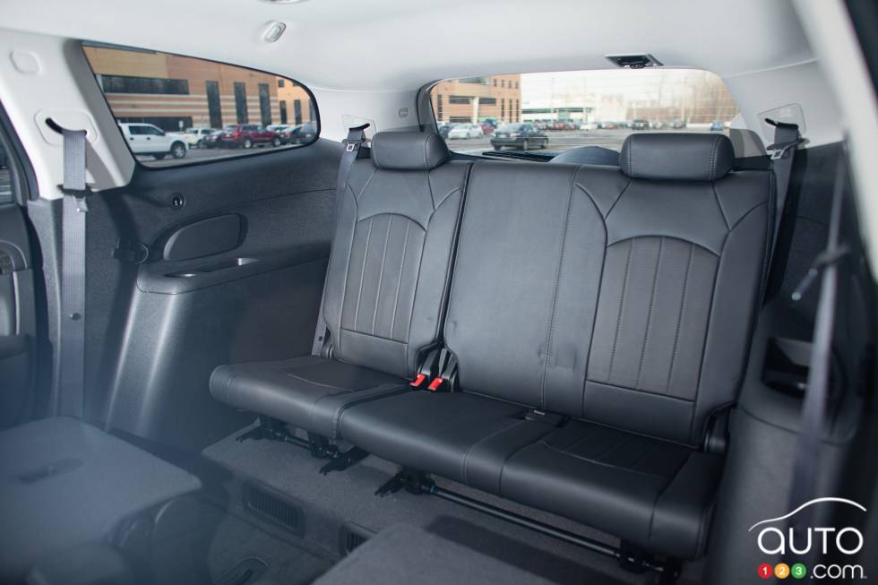 Third row bench seats