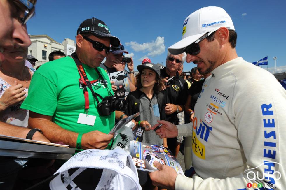 Alex Tagliani, Dicom Express/EPIPEN/Sennheiser Dodge signing autographs