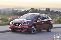 2016 Nissan Sentra front 3/4 view