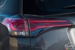 2016 Toyota Rav4 AWD limited tail light