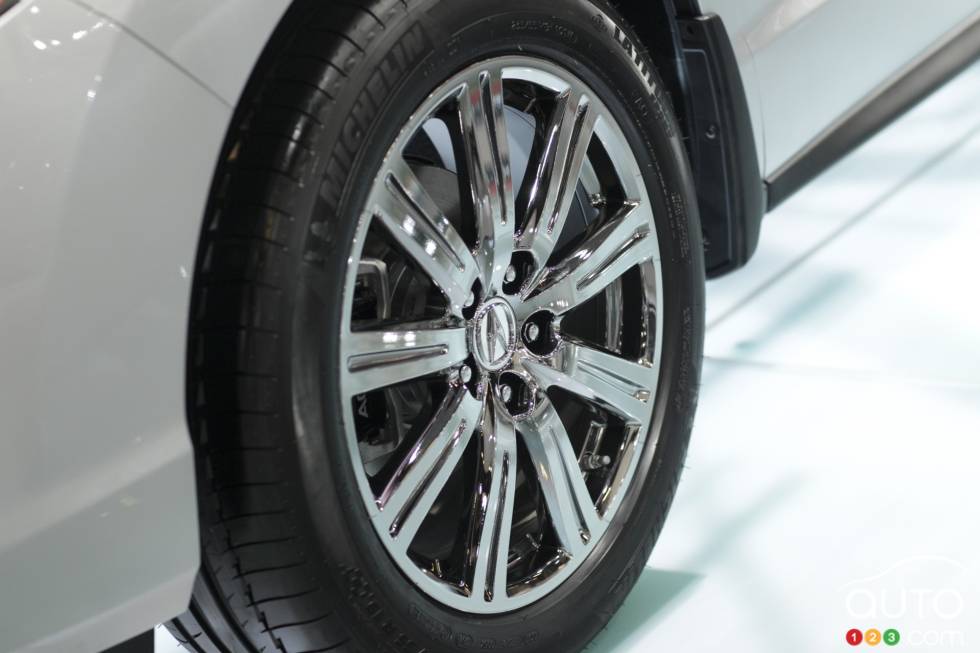 Front left wheel details