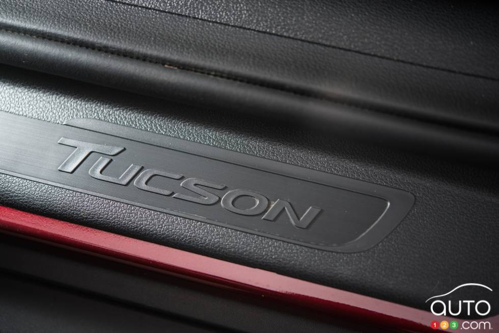 2016 Hyundai Tucson door sill