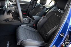 Front seats of the 2019 Genesis-3.3T-Sport-