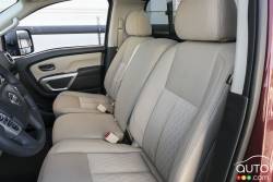 2017 Nissan TITAN Single Cab front seats