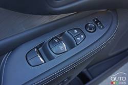 2016 Nissan Murano Platinum interior details