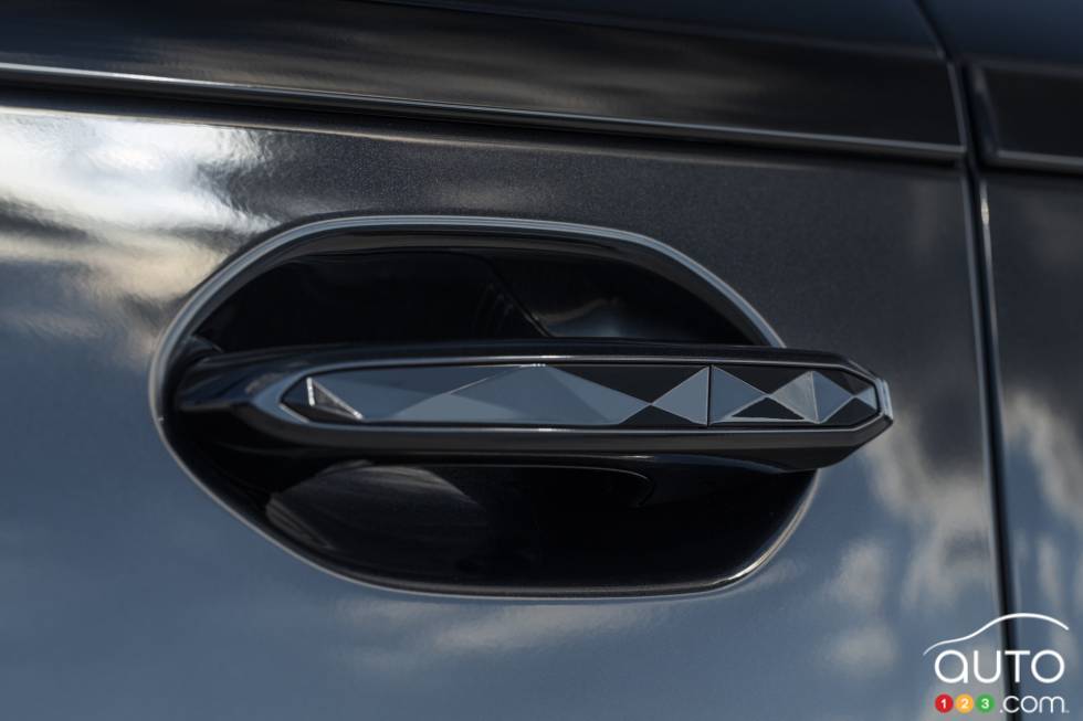 Introducing rhe 2023 BMW XM