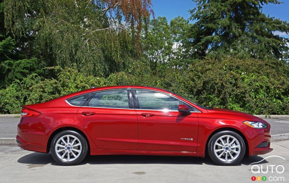 2017 Ford Fusion Hybrid side view