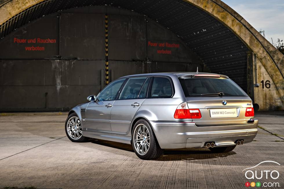 Vue 3/4 arrière de la BMW E46 M3 familliale